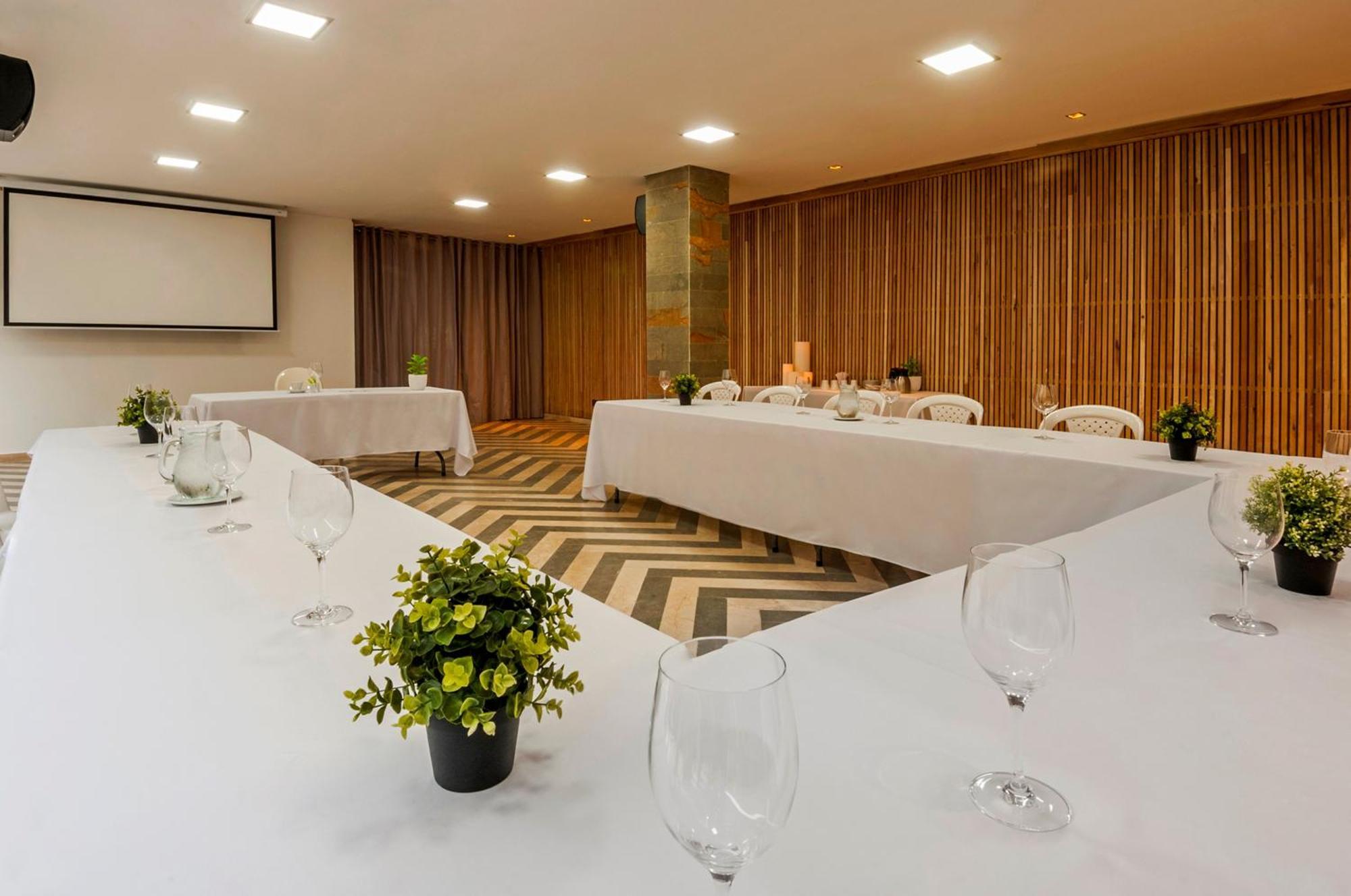 Oz Hotel 4*