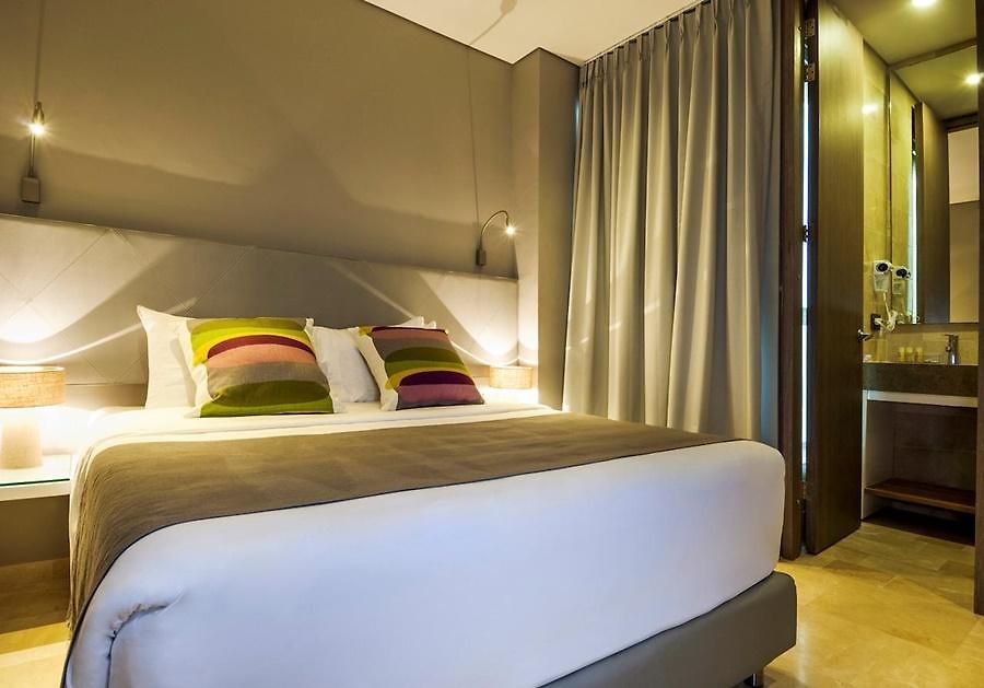 Oz Grand Hotel