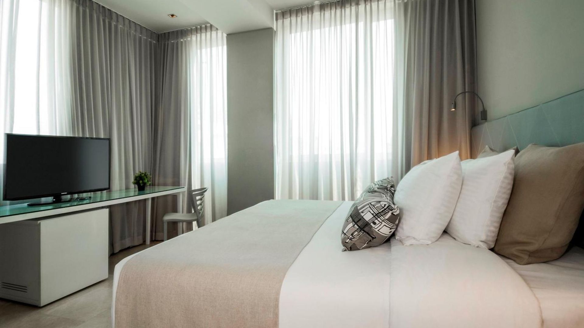 Oz Grand Cartagena