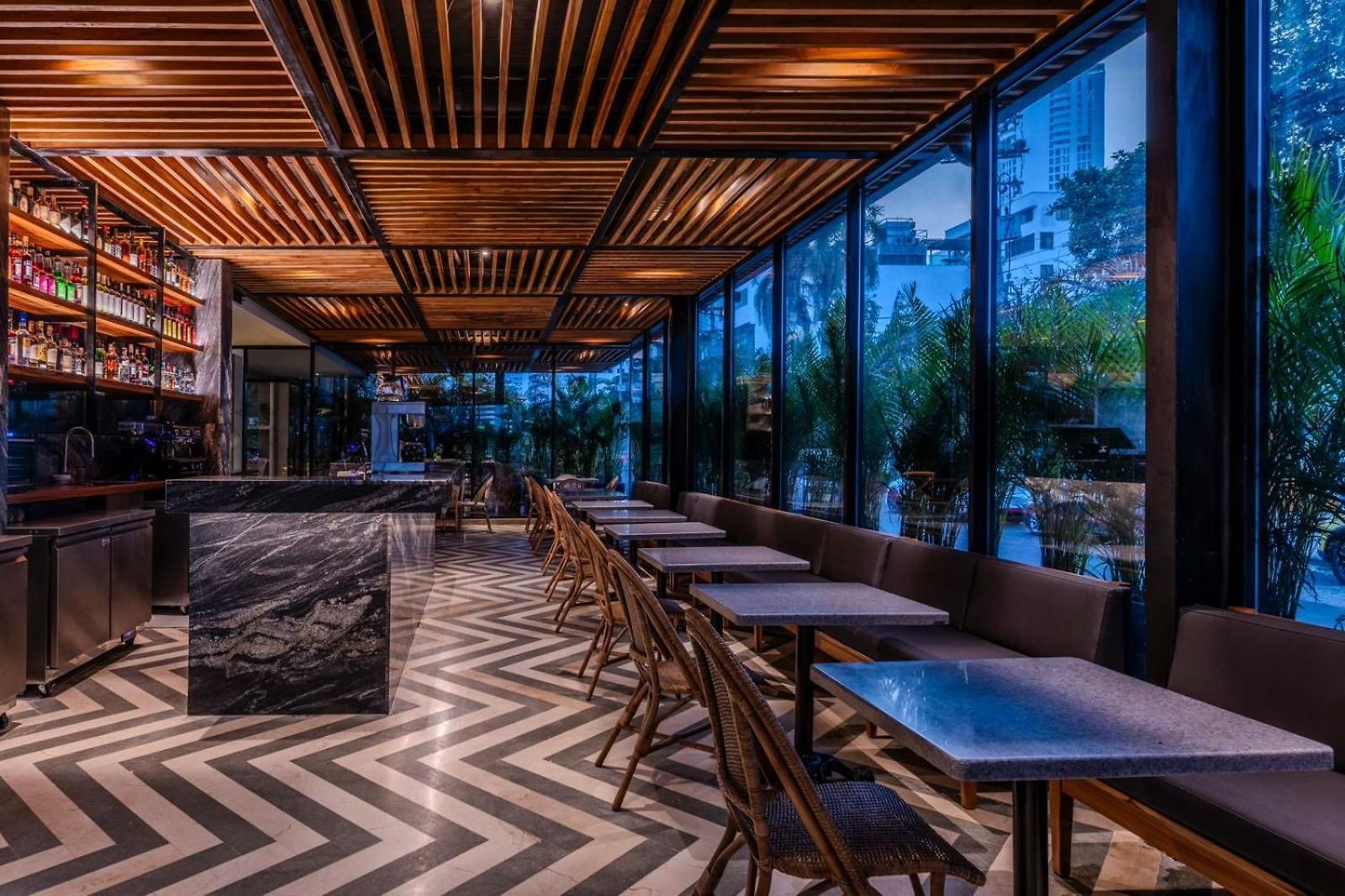 Hotel Oz Grand