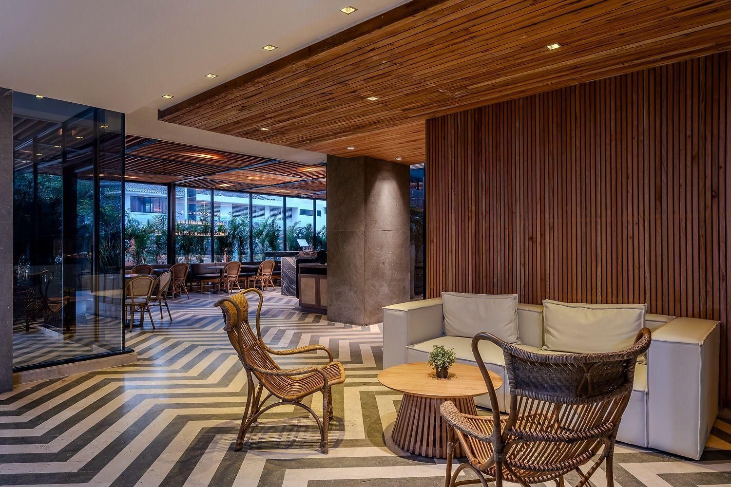 Oz Grand Hotel