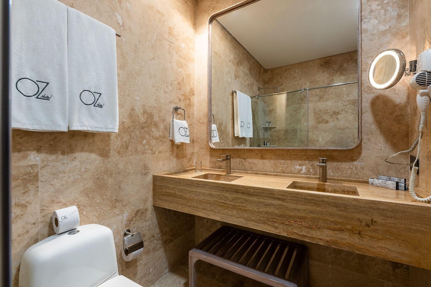 Oz Grand Hotel 4*