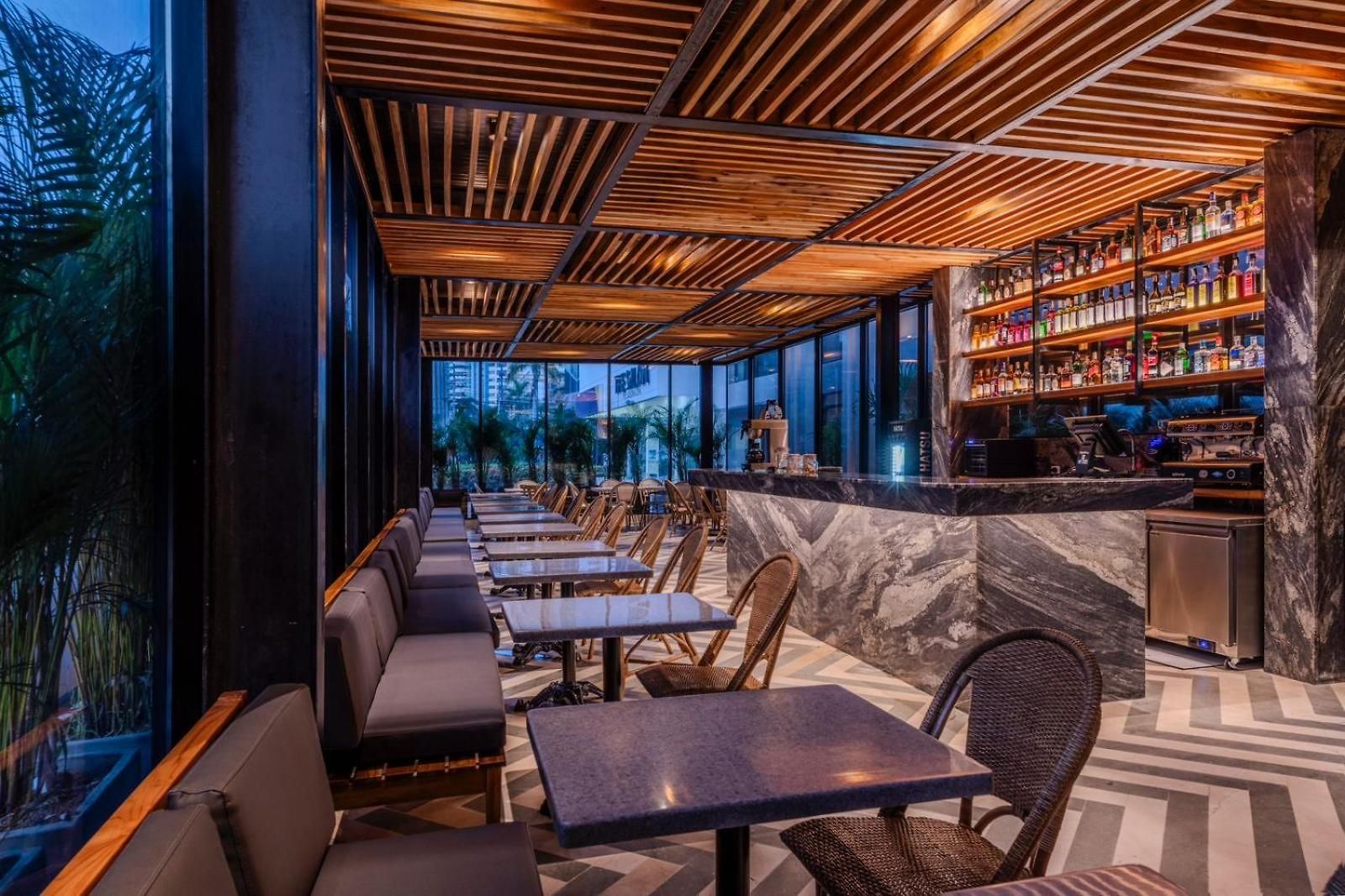 Oz Grand Hotel