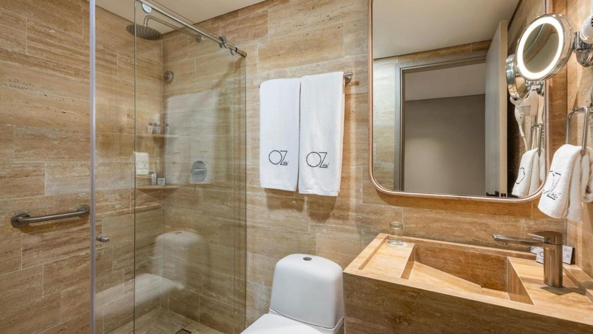 Oz Grand Hotel 4*
