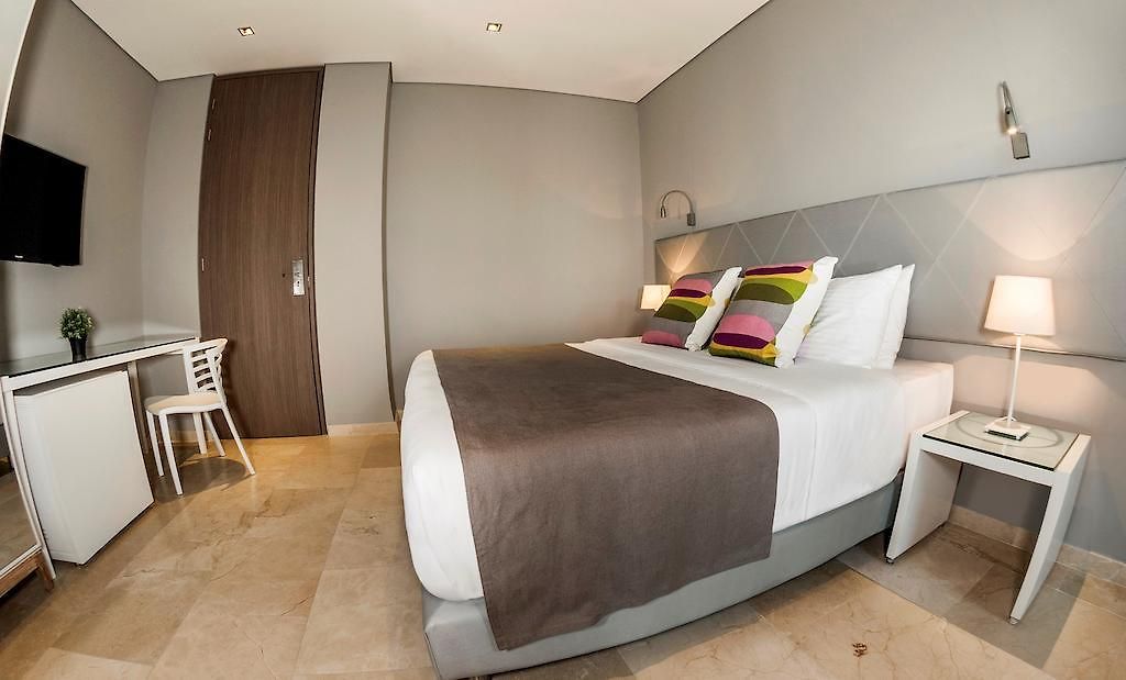 Oz Grand Hotel 4*