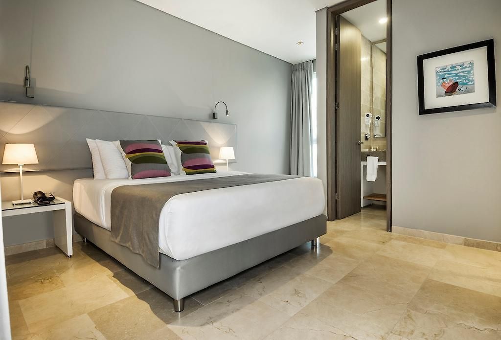 Oz Grand Hotel