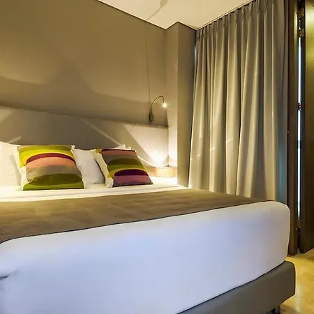 Oz Grand Hotel