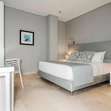 Hotel Oz Grand