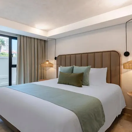 Oz Grand Cartagena